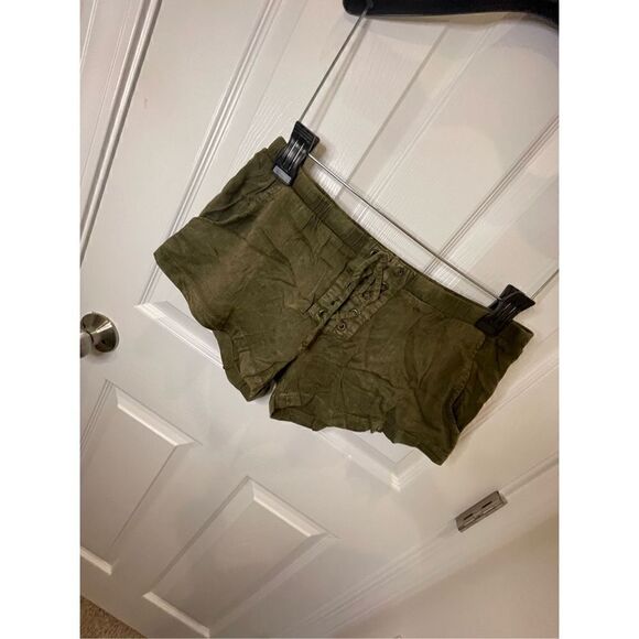 Chasor women’s shorts medium NWT army green - Picture 1 of 6